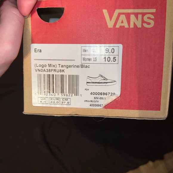 Vans - Picture 2 of 4